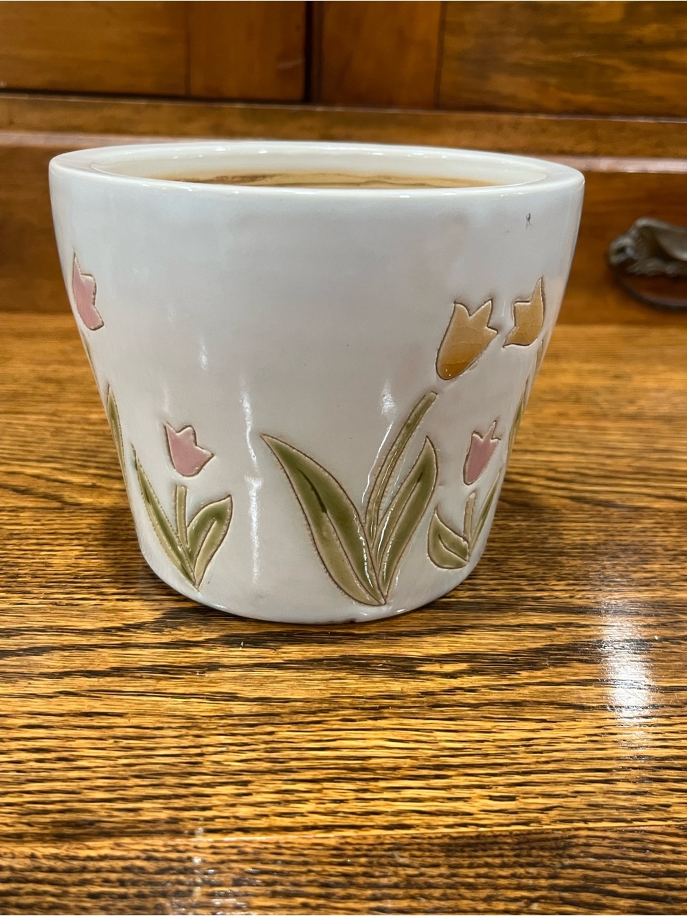 🌷 Vintage-Style Floral Planter – 4” – Tulip & Leaf Motif
